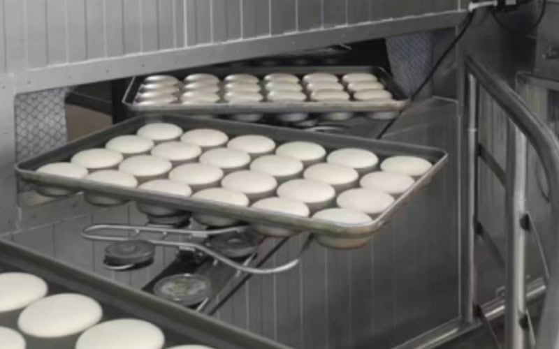 Alimentos testados num refrigerador em espiral